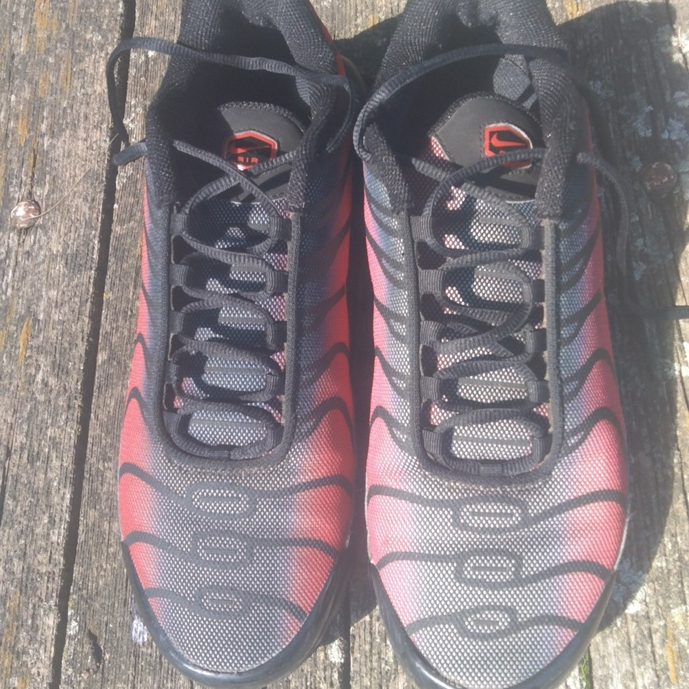 Nike Black and Red Athletic Shoes